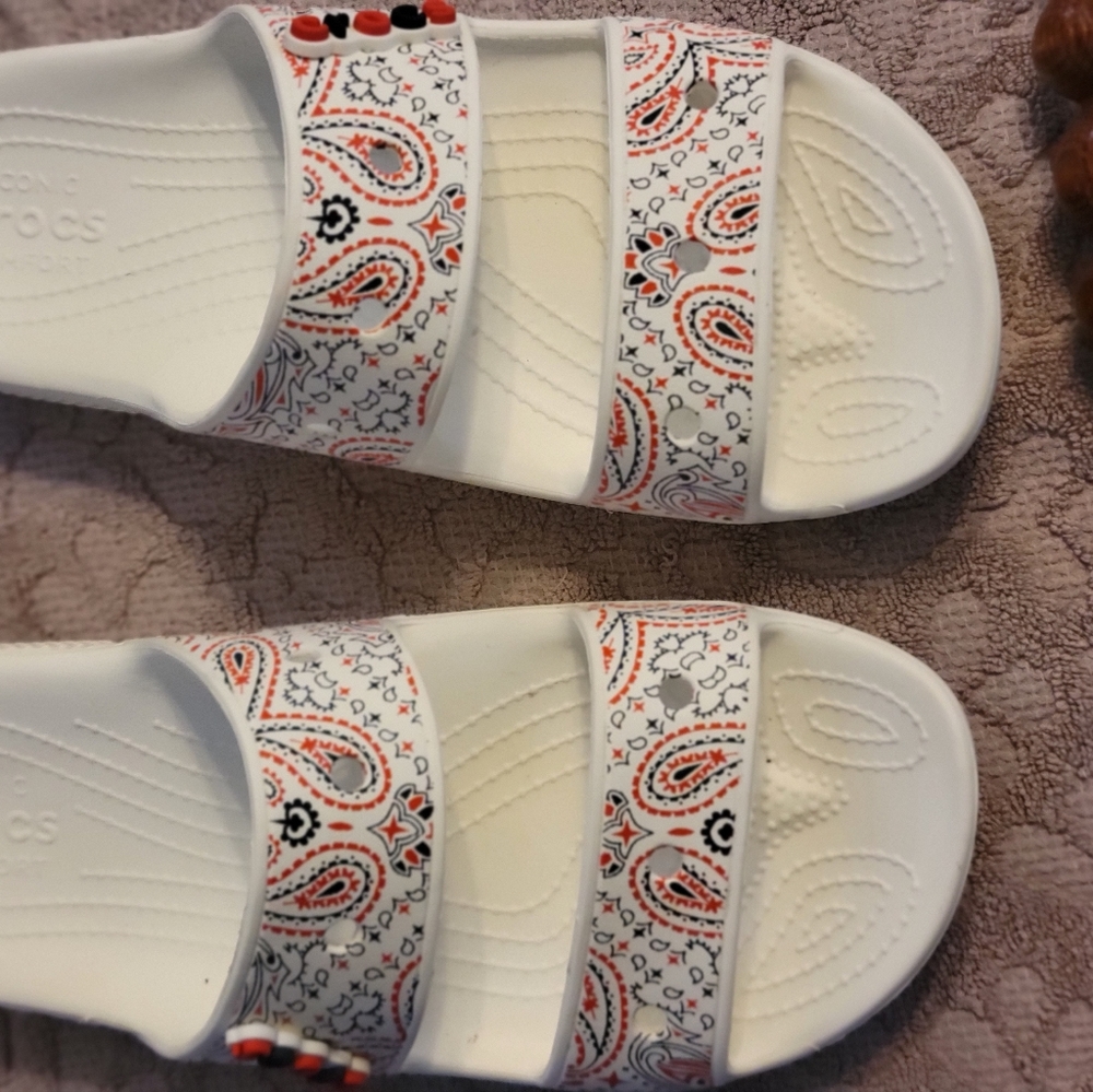 Crocks slides